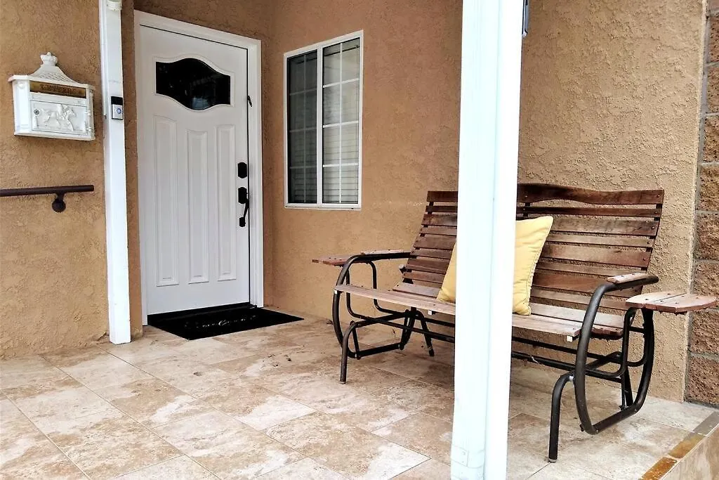 Villa 3 Bedroom + Near Venice Beach + Redecorated + Nice Backyard With Bbq Los Angeles