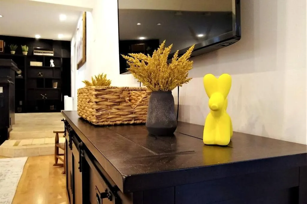 Villa 3 Bedroom + Near Venice Beach + Redecorated + Nice Backyard With Bbq Los Angeles