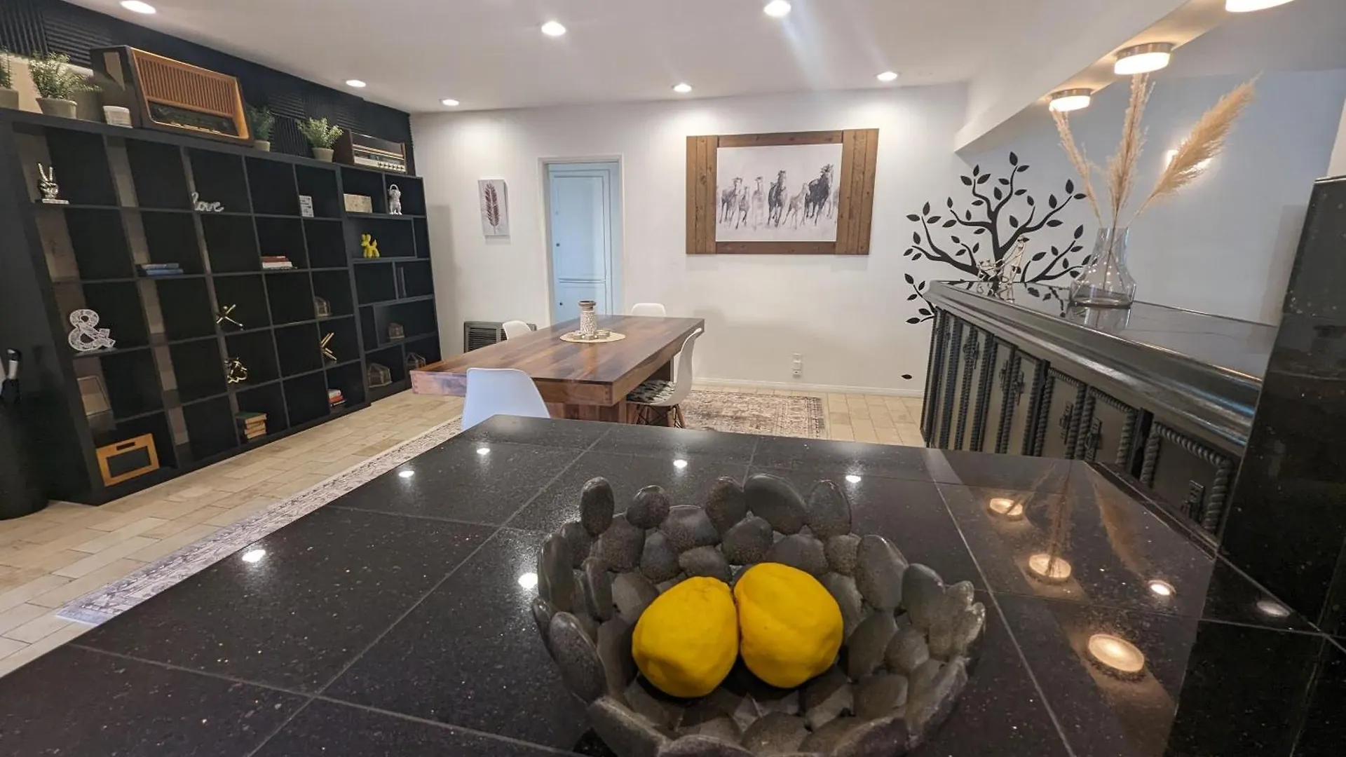 3 Bedroom + Near Venice Beach + Redecorated + Nice Backyard With Bbq Los Angeles Villa